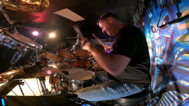 Iron Maiden "Where Eagles Dare" - Chris DeChiara Drum Cam смотреть онлайн