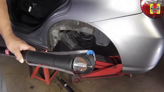 How to Replace the rear shock absorbers on the Honda Fit 2007 to 2013 смотреть онлайн