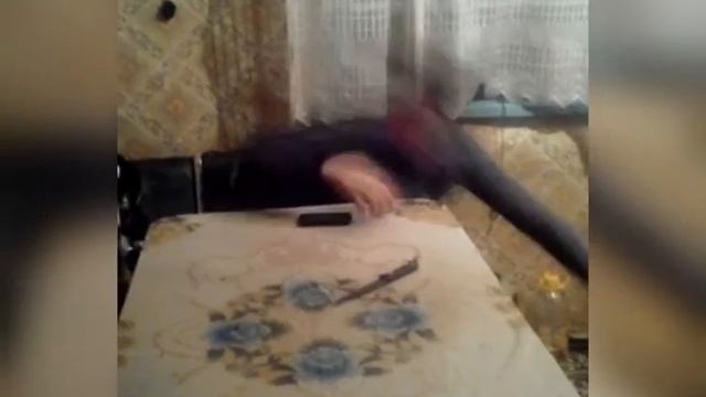Паук на стене парень испугался ржака смотреть онлайн