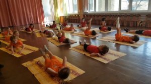 партерная гимнастика . Дети 3-4 года