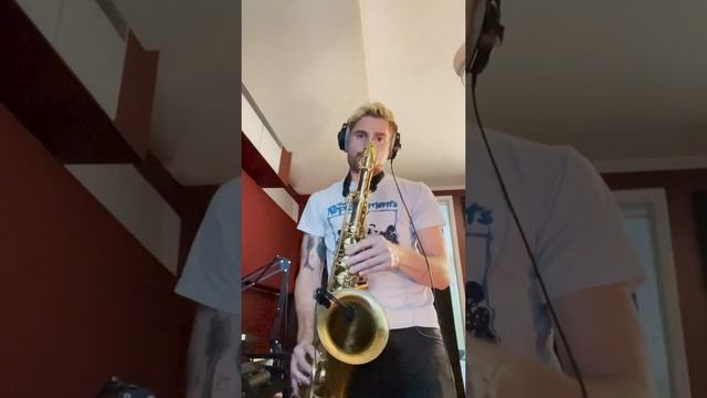 Sixteen Tons - Tennessee Ernie Ford (sax Cover)