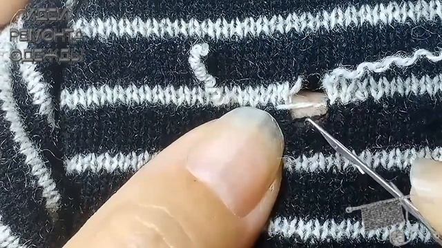 Repairing a hole in a jacket with restoration of the pattern смотреть онлайн