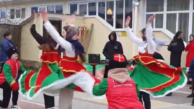 ТВОЙ МИР - Хороводное гулянье смотреть онлайн