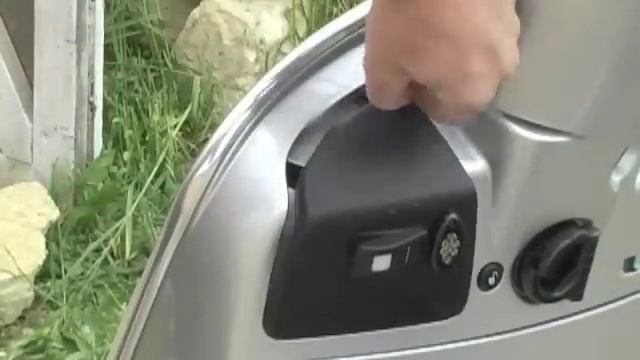 Vespa Glove Box Removal GT GTS GTV GT60 Super 125 200 250 300 | MicBergsma смотреть онлайн