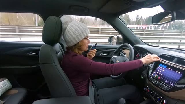 Kia Seltos против Chevrolet Trailblazer. Полноприводники: русская сборка против корейской. ТЕСТ 202 смотреть онлайн