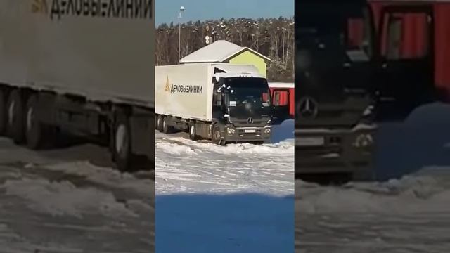 Идиот за рулем фуры. смотреть онлайн