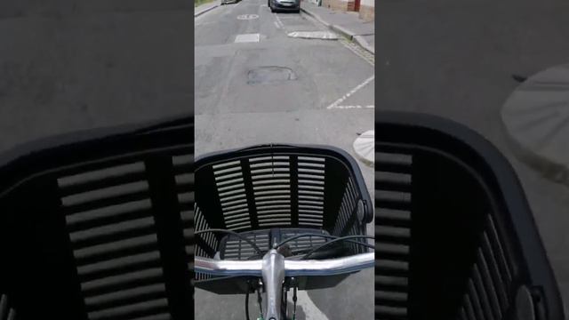 Прогулка на велосипеде по Амьену смотреть онлайн