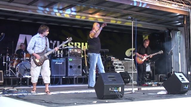 2007 08 26 Marillion with Fish Market Square, Aylesbury Market Square Heroes смотреть онлайн