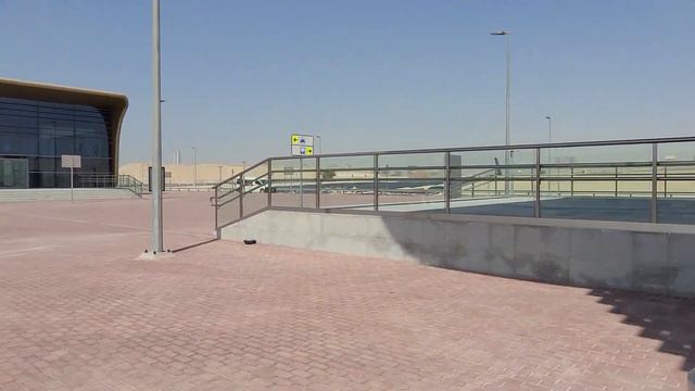 Walking Tour at Jumeirah Golf Estates Metro Station смотреть онлайн