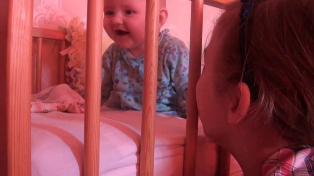 Детский смех. Агнесе смеётся, 5мес. Agnese laughing. смотреть онлайн