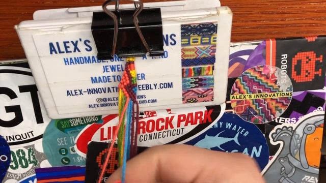 Zig-Zag Friendship Bracelet Tutorial | Alex's Innovations смотреть онлайн
