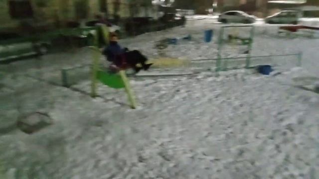 Красиво упал с качели смотреть онлайн