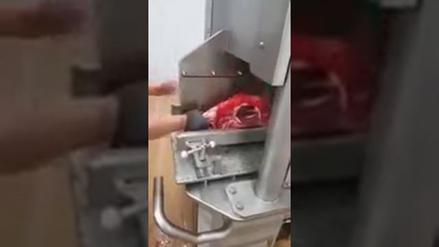 Машина для рубки голов свиней, КРС, МРС смотреть онлайн