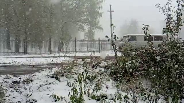 снег идет летом, snow in summer смотреть онлайн