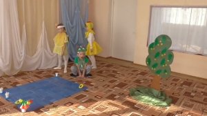 инстценировка сказки В Сутеева Утёнок и цыплёнок