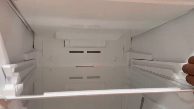 How to remove top glass shelve of your Liebherr freezer смотреть онлайн