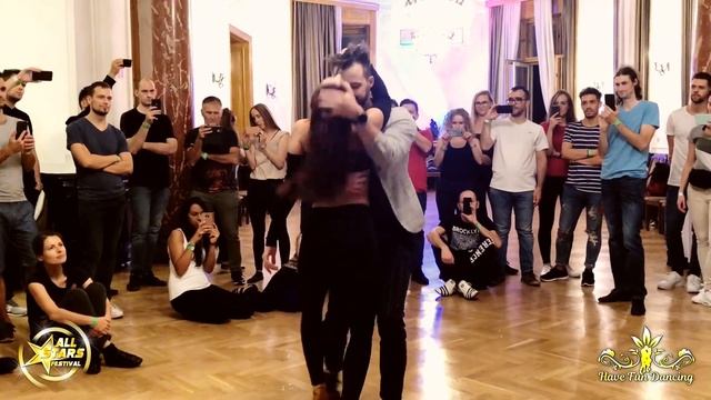 Bachata demo dance by Ovidijus & Viktorija at All Stars Festival, Prince Royce - Te Regalo el Mar смотреть онлайн