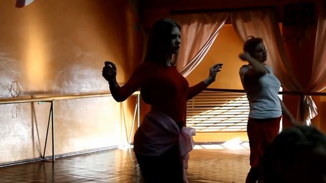 Мастер класс Дарьи Бернст "Арабские стили в восточном танце Tabla solo" смотреть онлайн
