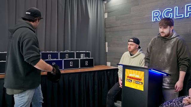 Deal or No Deal (Punishment) смотреть онлайн