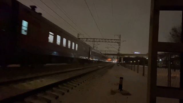 Электровоз Эп20 с поездом Махачкала - Санкт-Петербург смотреть онлайн