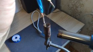 Пайка скруток проводов. Быстрая пайка проводов. Пайка проводов в распределительной коробке.