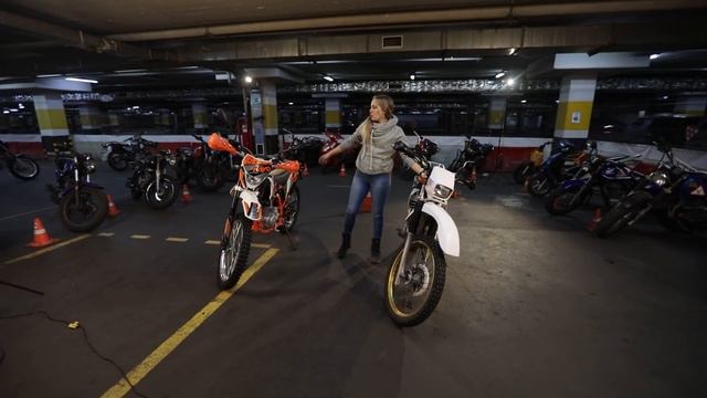 Yamaha XT225 Serow VS Kayo T2 Enduro: Рубрика Motobattle номер 1 / Roademotional смотреть онлайн