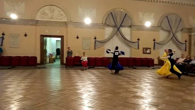 Венский вальс. Юниоры-1 Д класс. Европейская программа смотреть онлайн