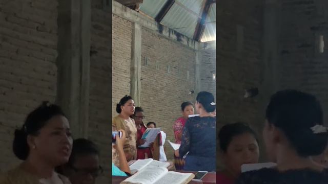 Lagu Koor Ina HKBP Pagarbatu bikin merinding смотреть онлайн