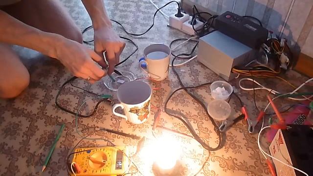 Дистиллиро́ванная вода́ из снега + эксперименты. смотреть онлайн