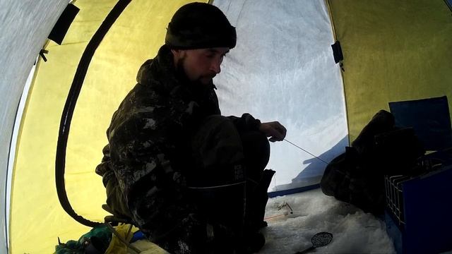 Есть мороз - есть клев ..Рыбалка на Селенге .. Январь.. смотреть онлайн