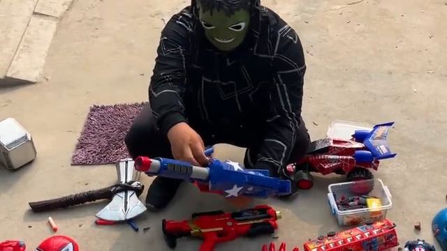 Looking for Different Model Spider Man Action Series Guns & Equipment, Infinity Stone, Thor Mjollni смотреть онлайн