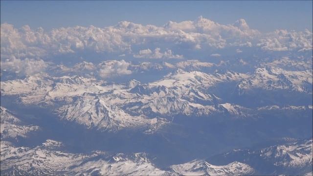 Взлёт на самолёте AirFrance из аэропорта Парижа, посадка в аэропорту Венеции.