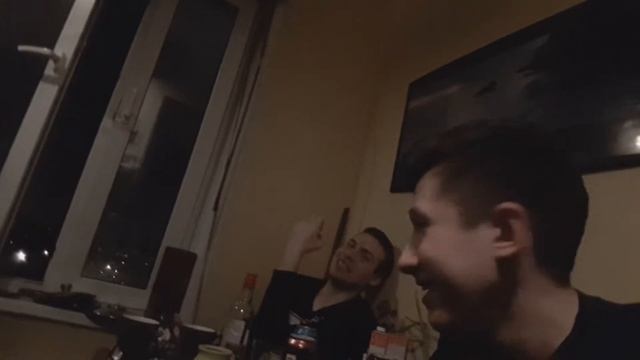 VLOG: СЪЕЛ ЦВЕТОК. СЛОМАЛ НОГУ. УРОНИЛИ КАМЕРУ НА ПЛИТКУ / Даня Хевик смотреть онлайн