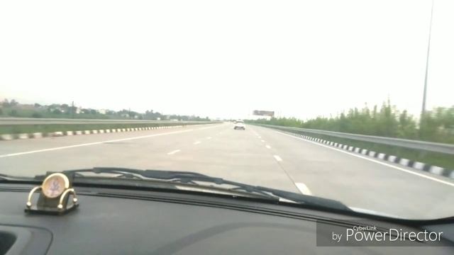 Ford freestyle chasing Hyundai i20 // race of beast смотреть онлайн