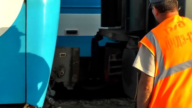 ЭП1м-623 прицепляется к поезду №284 Сочи — Москва смотреть онлайн