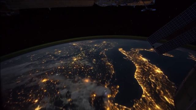 time lapse de la terre vue de l'ISS смотреть онлайн