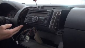 КАК СНЯТЬ(ДЕМОНТИРОВАТЬ) ШТАТНУЮ МАГНИТОЛУ NISSAN NAVARA