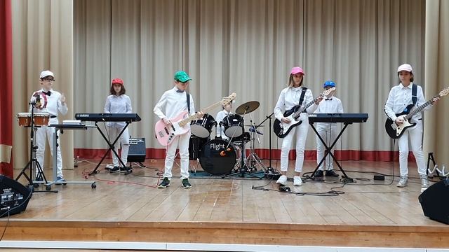 "Московские окна" - ансамбль "Смайл" Студия "Миллениум" смотреть онлайн