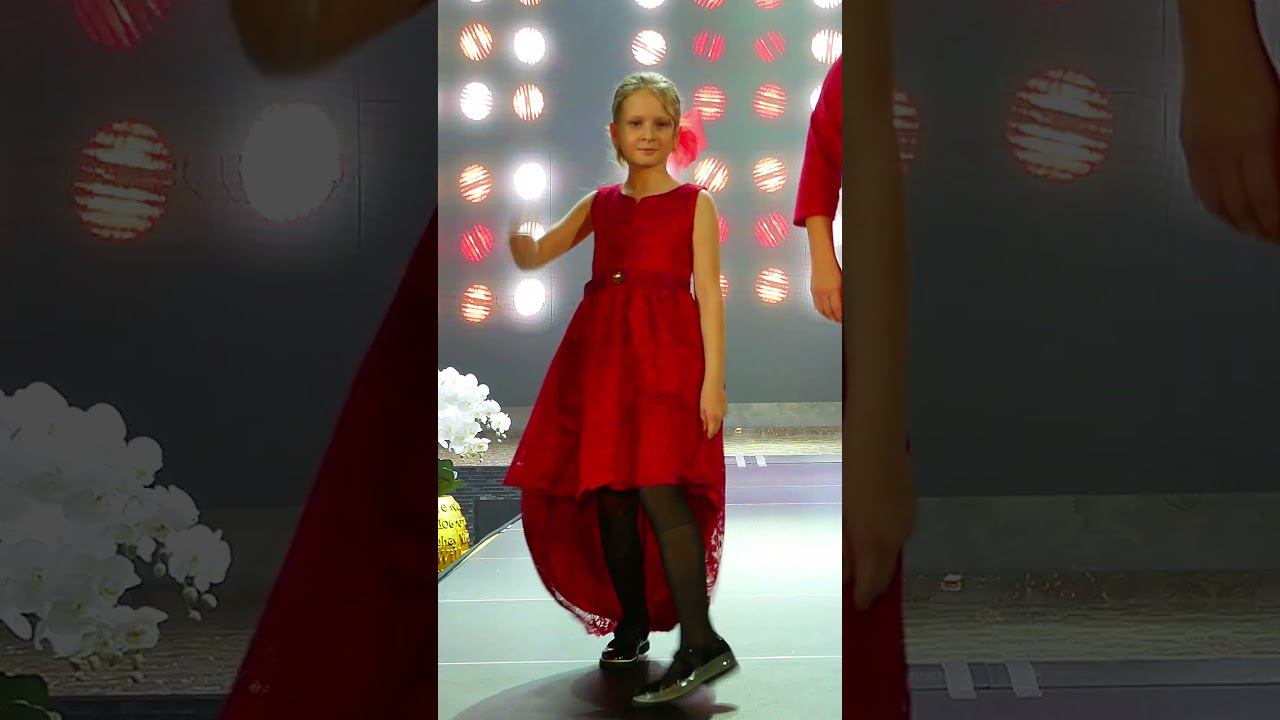 МАМИНО МОДНОЕ ДНК . Catwalk for little fashionista Masha and mom смотреть онлайн