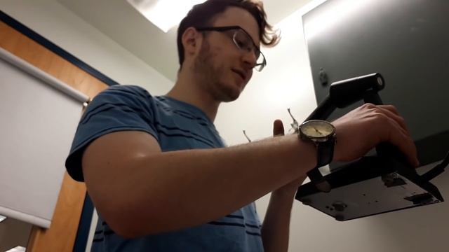 Playing the Hornpub Intro on the School Announcements смотреть онлайн