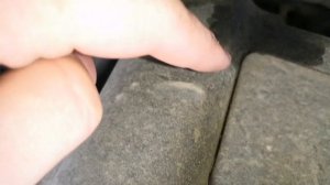 Выдавливает масло из под прокладки клапанной крышки Hyundai Solaris