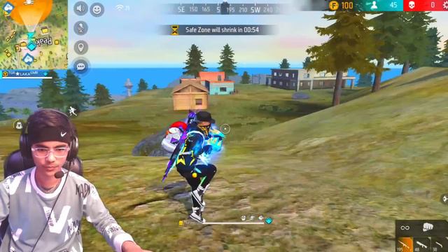 SOMEONE GIFTED ME EVO BUNDLE & EVO GUN😱-GARENA FREE FIRE