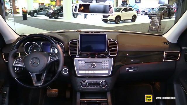 2018 Mercedes GLS550 - Exterior and Interior Walkaround - 2018 New York Auto Show смотреть онлайн