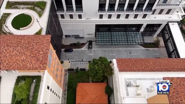 Coral Gables man who refuses to give up property hit with code violations смотреть онлайн