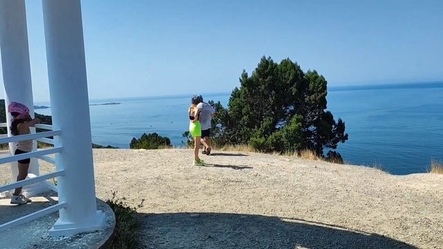 Посмотрим чудесные виды со смотровой площадки. Это самое красивое место недалеко от Сукко. смотреть онлайн