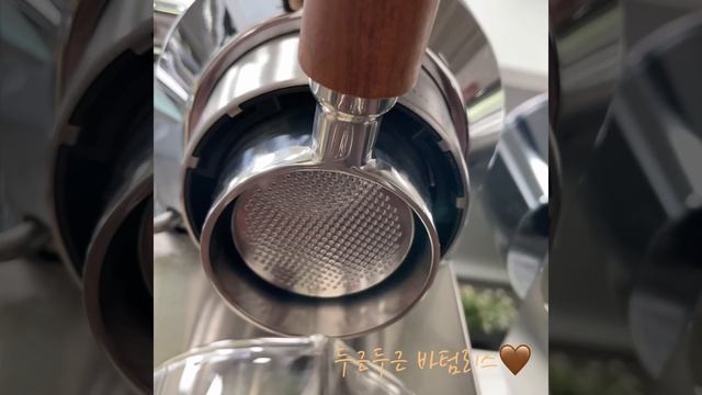 드롱기 데디카 에스프레소 추출하기 смотреть онлайн