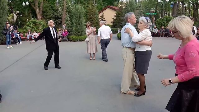 Вихiдний!!!Танцы в парке Горького,Харьков,май 2021.