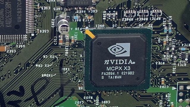 Why Microsoft switched from Intel to Power PC for the Xbox 360 | MVG смотреть онлайн