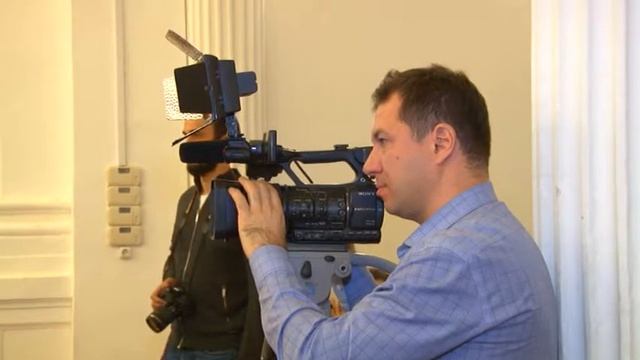 В Саратове наградили мальчика, который спас провалившегося под лед друга смотреть онлайн