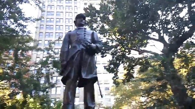 New York City upclose - Monument to Admiral David Farragut смотреть онлайн